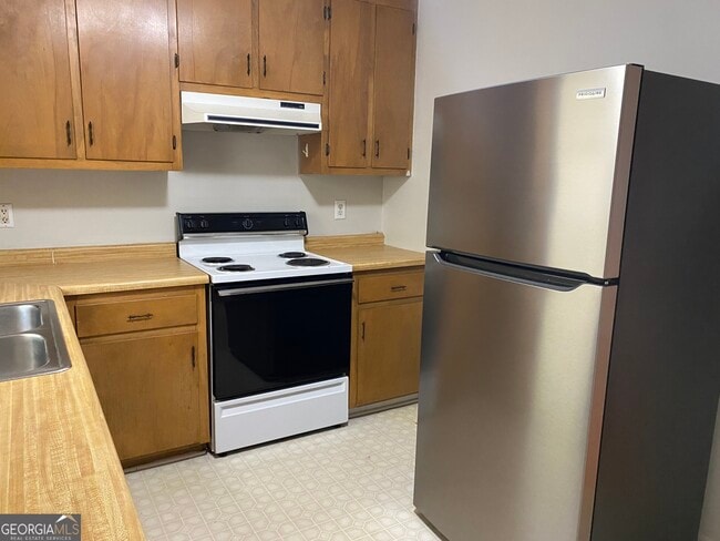 Building Photo - 625 Whitehall Rd