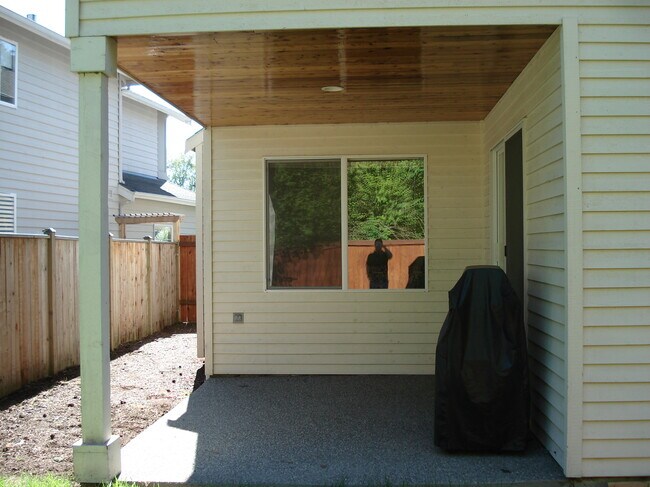 Building Photo - 214 195th Pl SW