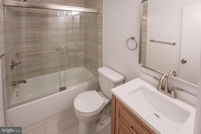 Building Photo - 5629 Signal Point Ct