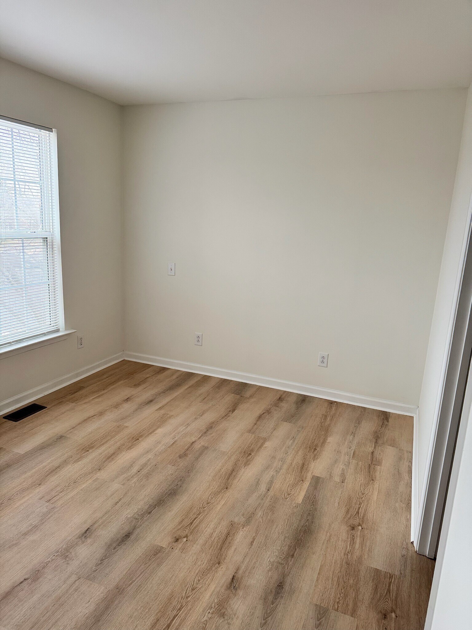 Building Photo - 1496 Artisan Ct