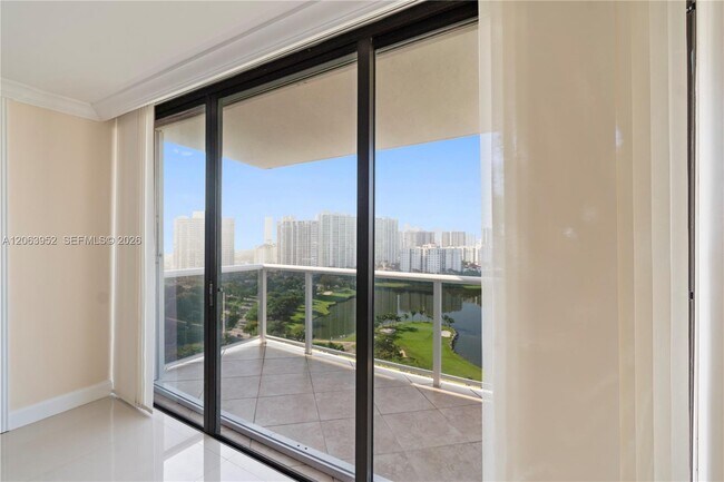 Building Photo - 3675 N Country Club Dr