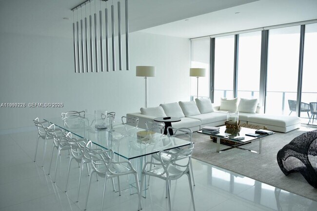 Building Photo - 17475 Collins Ave