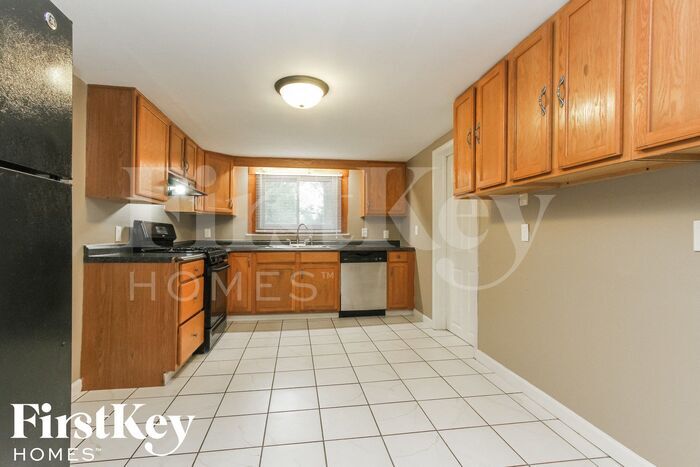 Building Photo - 5452 W Southport Rd