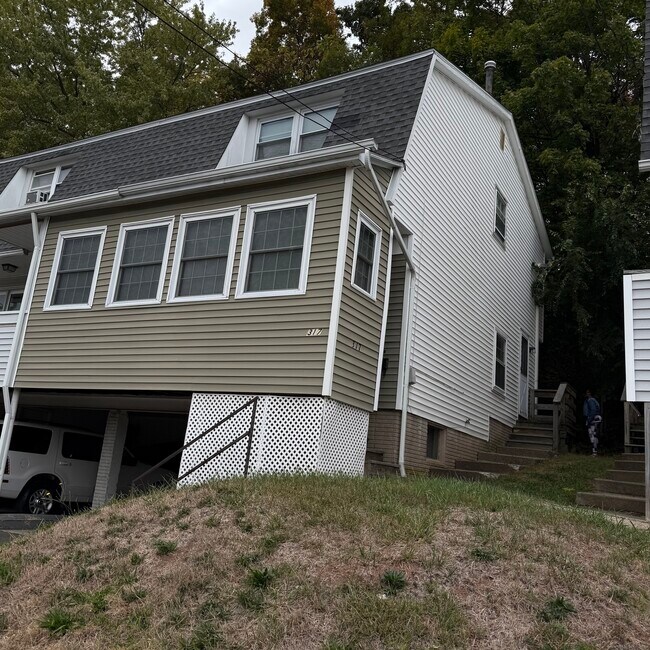 Building Photo - 317 Mill Rock Rd