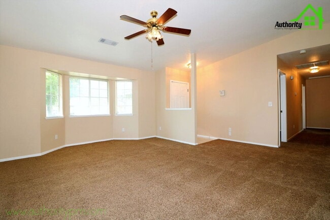 Building Photo - 2566 Capella St