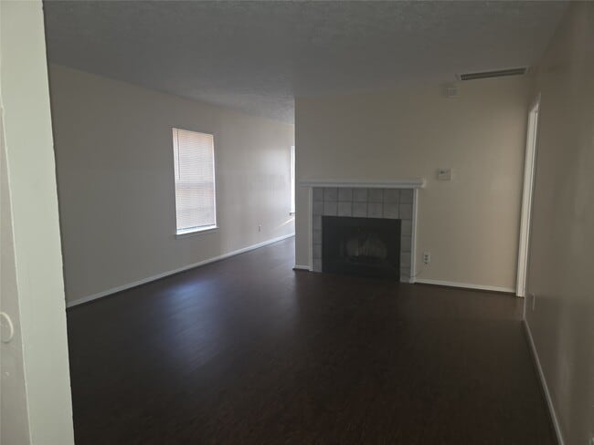 Building Photo - 1907 Summerfield Pl