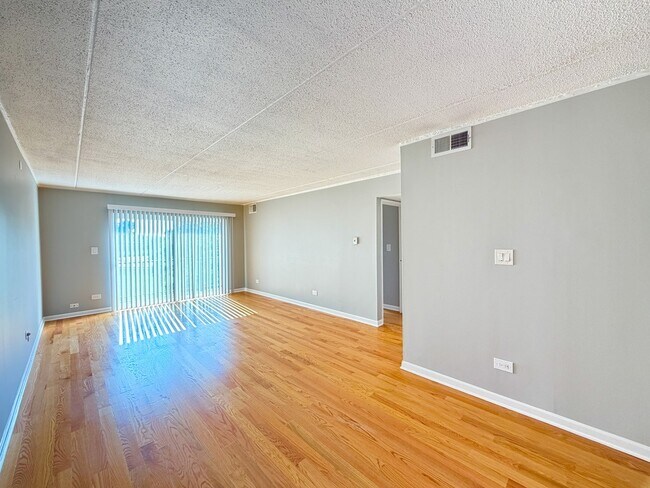 Building Photo - 25-525 N Quentin Rd