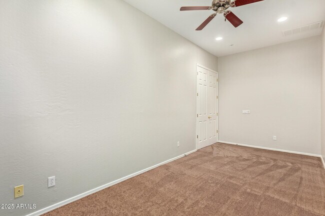 Building Photo - 13508 W Alvarado Dr