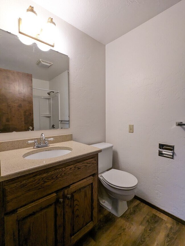 Building Photo - Great 3-Bedroom, 2-Bath Home In A Cul-De-Sac!