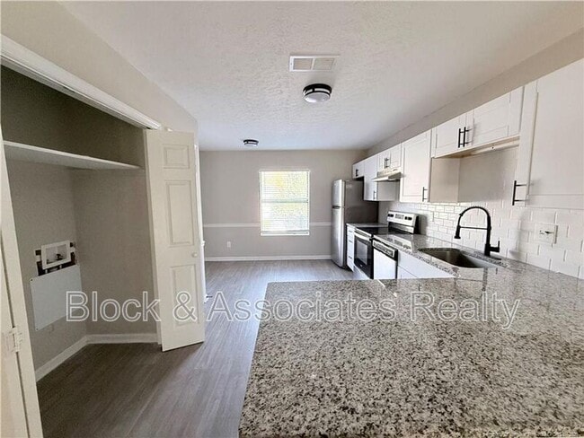 Building Photo - 4061 Professional Dr