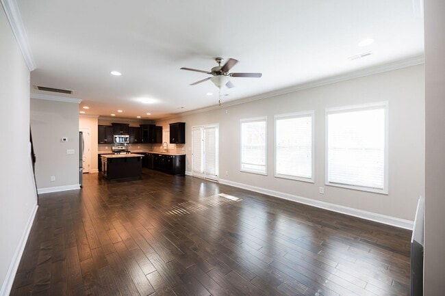 Building Photo - Stunning 5 Bedrooms, 4 Baths home in Summerfield with 2 car garage.