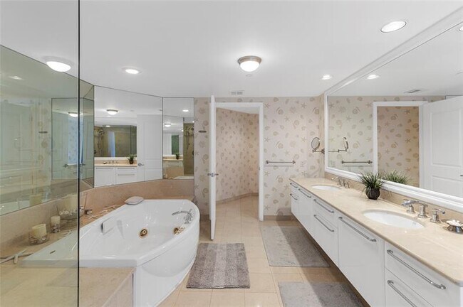 Building Photo - 3101 S Ocean Dr