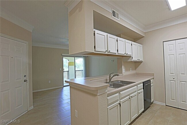 Building Photo - 11521 Villa Grand