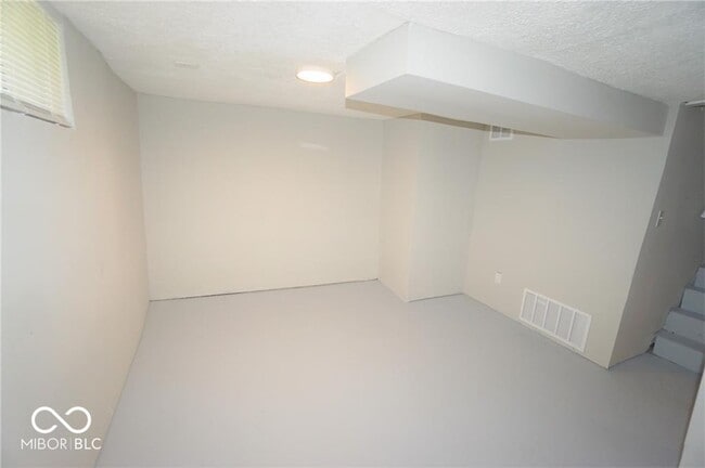 Building Photo - 1213 N Rochester Ave