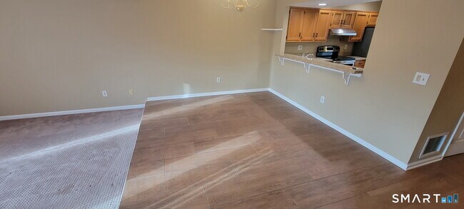 Building Photo - 166 Old Brookfield Rd