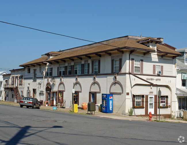 Primary Photo - Glows Apartments