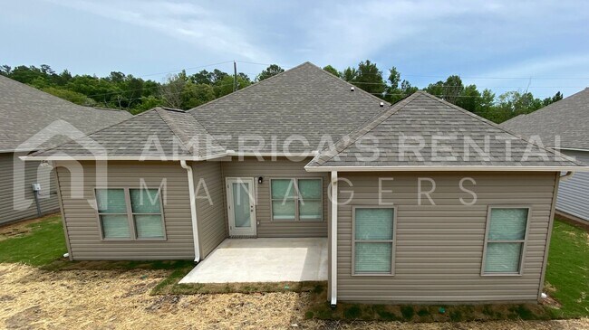 Building Photo - Home for Rent in Odenville, AL! Available to View with 48 Hours Notice!!