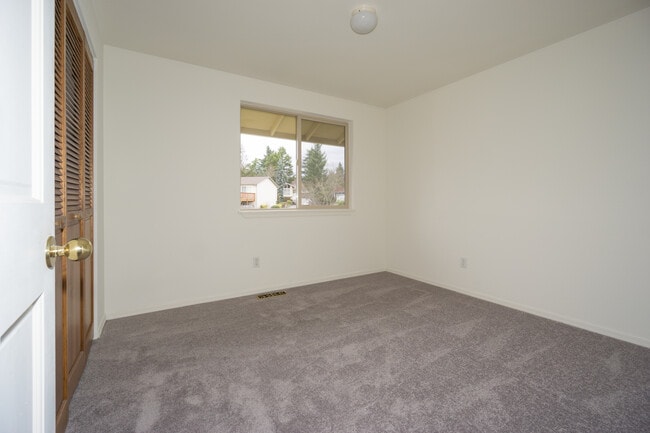 Building Photo - 15739 SE 175th Pl