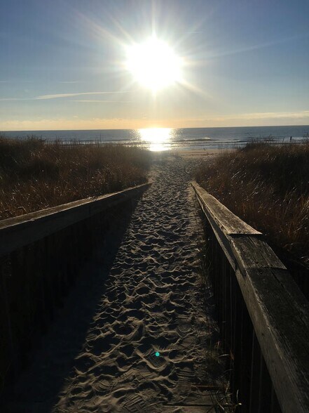 Building Photo - 518 W Brigantine Ave