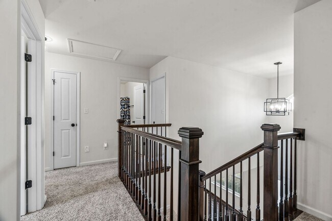 Building Photo - Charming 4-Bedroom Home in Prime St. Charl...