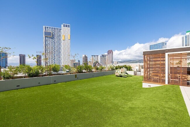 Building Photo - 2505
