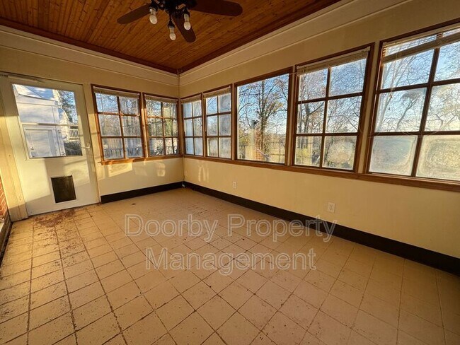 Building Photo - 408 Frazier Dr