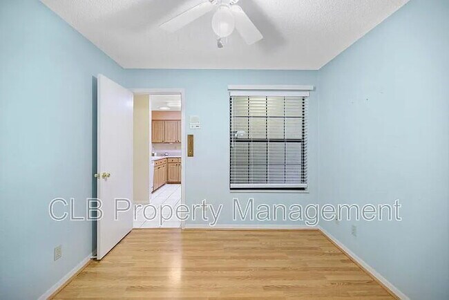 Building Photo - Lovely 2 bedroom/2 bathroom duplex in Port Orange