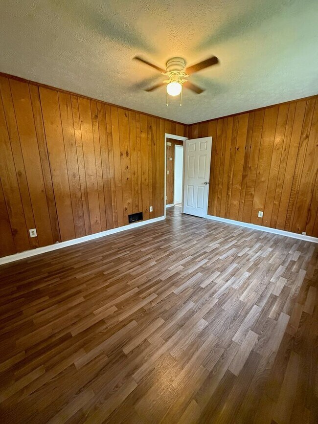 Building Photo - 8195-8195 Spillers Dr SW