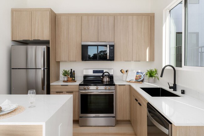 Building Photo - Private yard, Luxurious New Build, Laundry and MORE