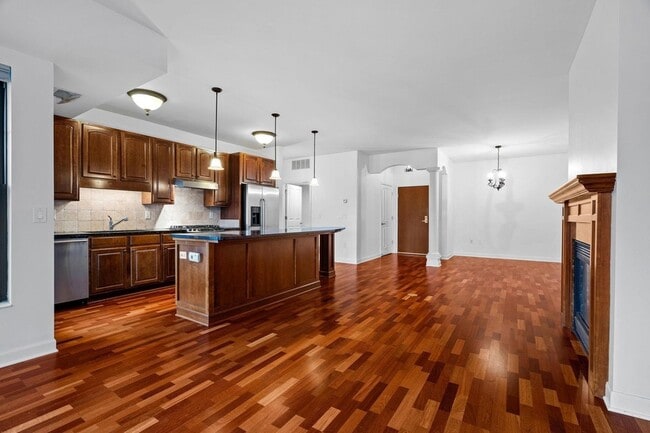 Building Photo - 317 Groveland Ave