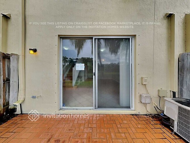 Building Photo - 2440 Cordoba Bend