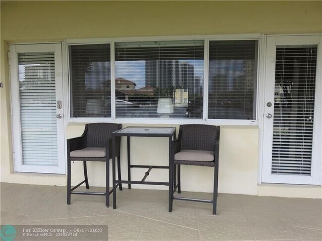 Building Photo - 2881 NE 32nd St