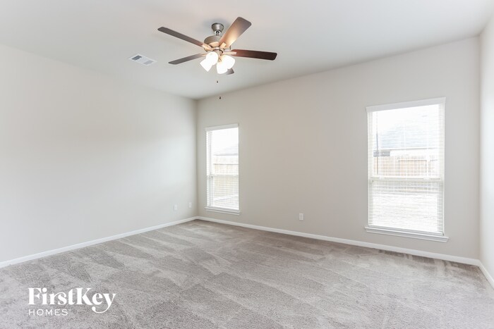 Building Photo - 7215 Victorville Dr