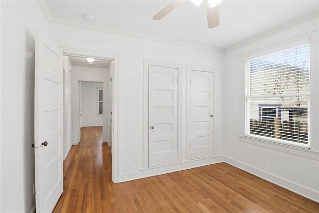 Building Photo - 2007 Montclaire St