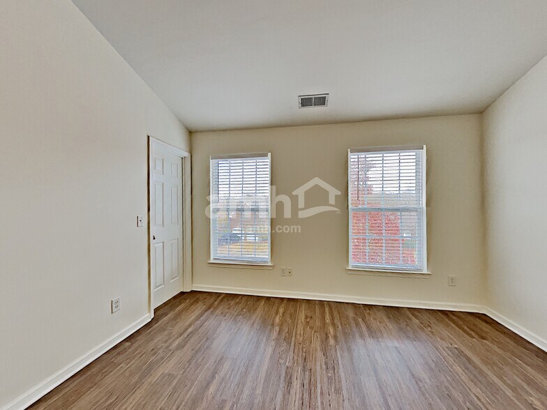 Building Photo - 210 Cobblestone Lndg