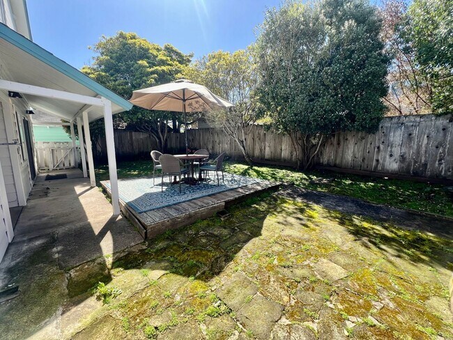 Building Photo - Charming Furnished Home in PG!