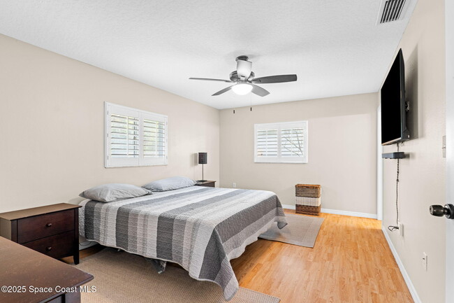 Building Photo - 999 Emerald Rd SE