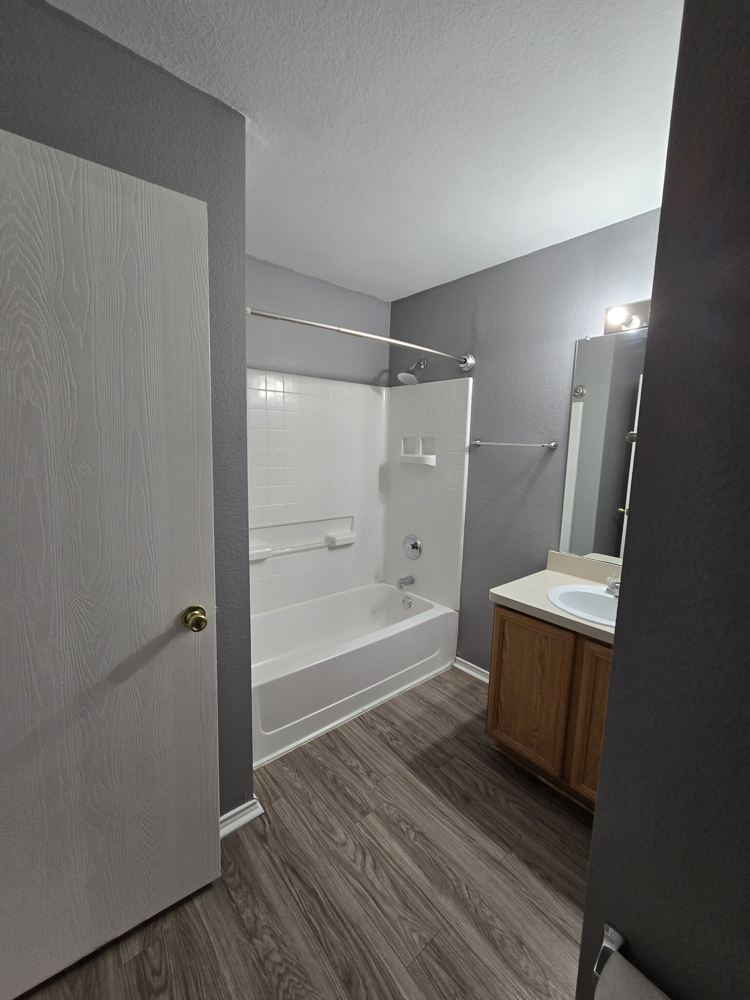 Main Bath - 3609 Sonoma Dr