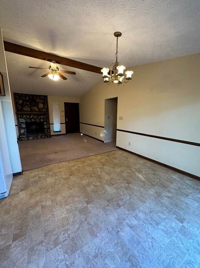 Building Photo - 5013 Buggy Ln
