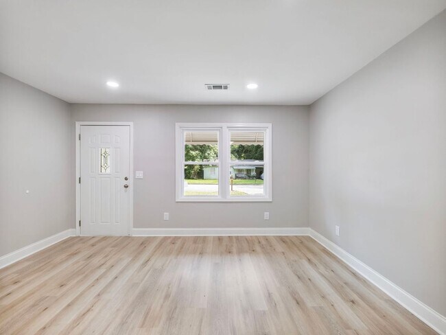 Building Photo - 2862 Argyle Dr NW