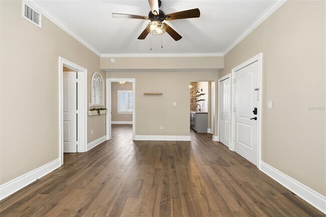 Building Photo - 2117 W Dekle Ave