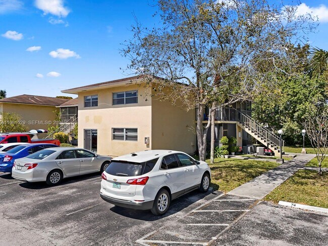 Building Photo - 15639 SW 73rd Cir Terrace