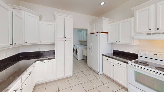 Building Photo - 4-Bed/2.25-Bath with Solar!