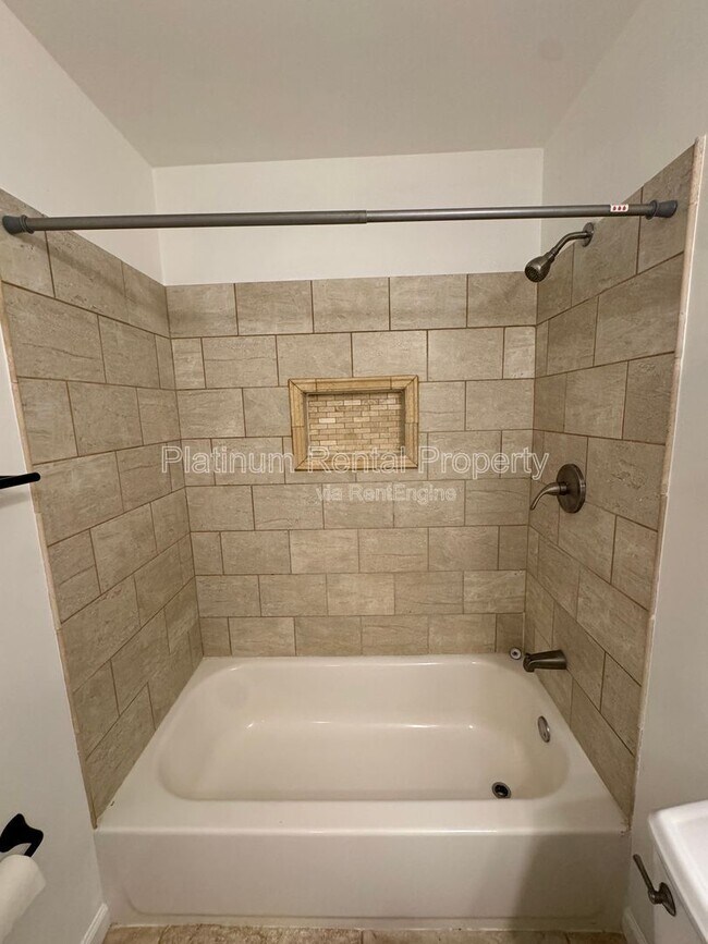 Building Photo - 3250 Hopewell Chase Dr