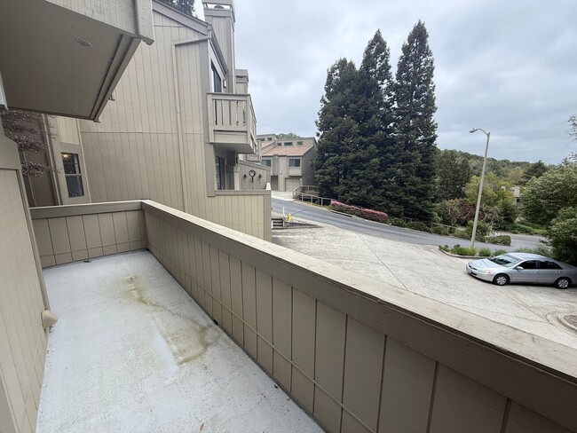 Building Photo - LARGE TWO BEDROOM TWO AND HALF BATH, QUAIL...