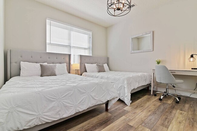 Building Photo - 701 Kettering Rd