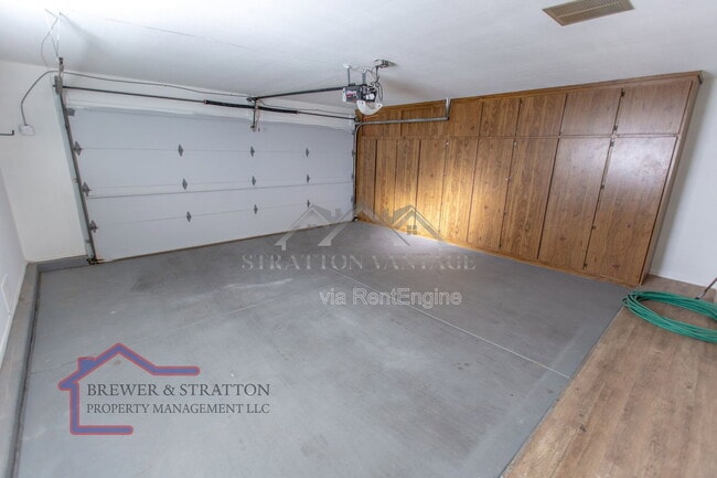 Building Photo - 18414 N 129th Ave