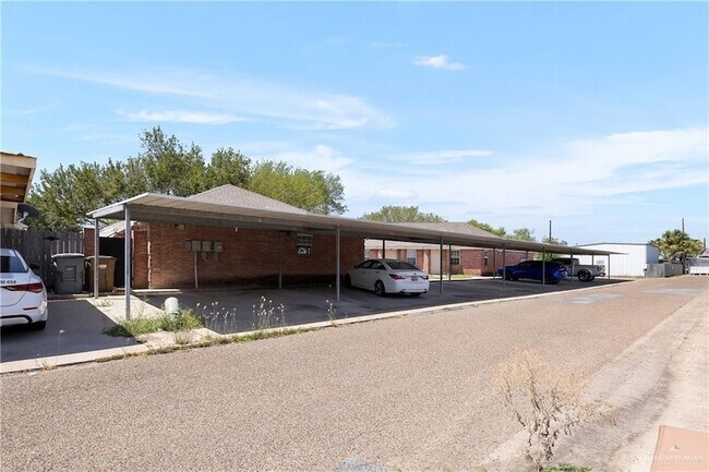 Building Photo - 2717 W Ringold Cir