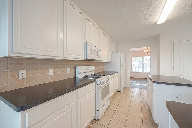 Building Photo - 17210 Double Lilly Dr
