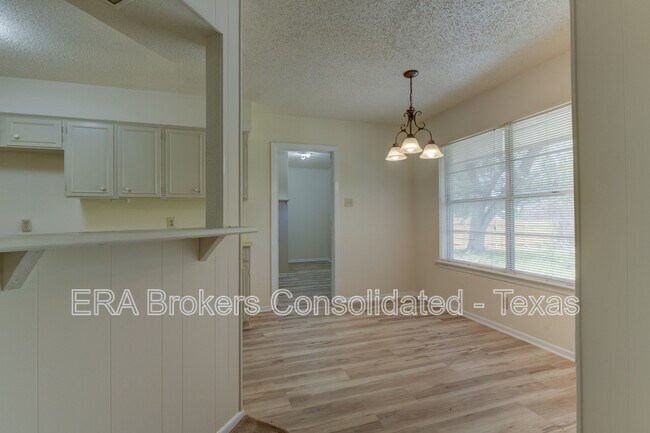 Building Photo - 641 Richfield Dr